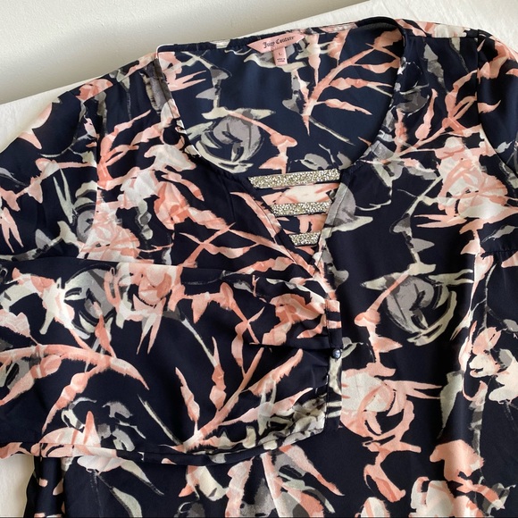 Juicy Couture Floral Print RS Trim Shark Bite Hem Blouse - Picture 8 of 13
